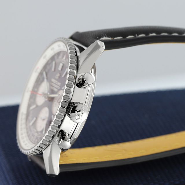 Breitling Navitimer B01 Chronograph 43 AB0121 Image 3